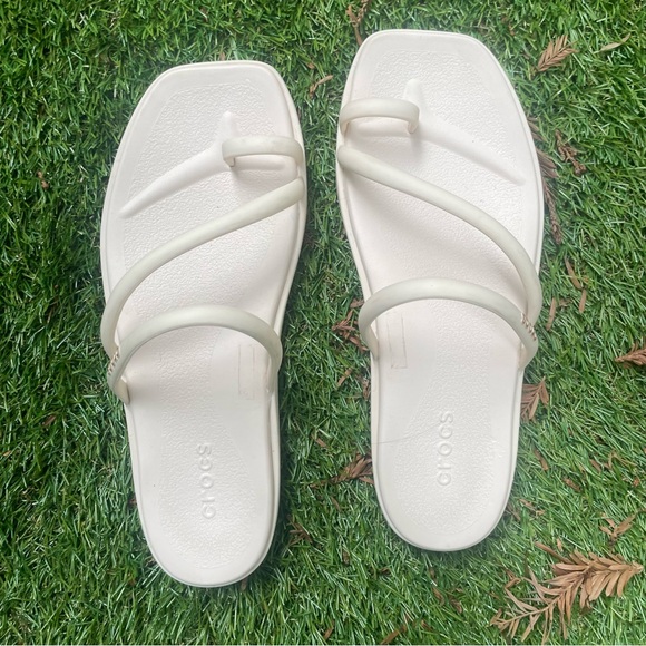 Crocs Women's Miami Toe Loop Sandal Dew (off white) Size 6 - Picture 1 of 4